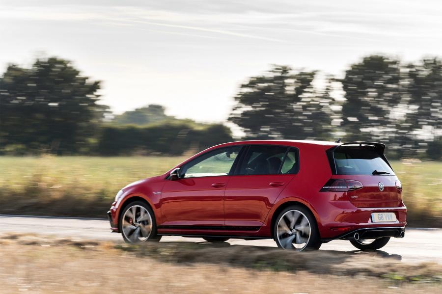  Volkswagen Golf GTI Clubsport Edition 40 2016 года  (UK) (фото 5 из 30)